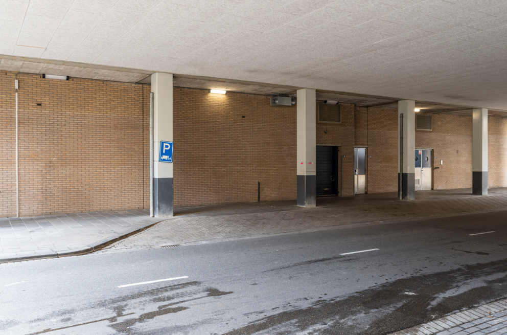 Lightronics Antego armaturen aan de zijkant van een onderdoorgang in het centrum van Zoetermeer