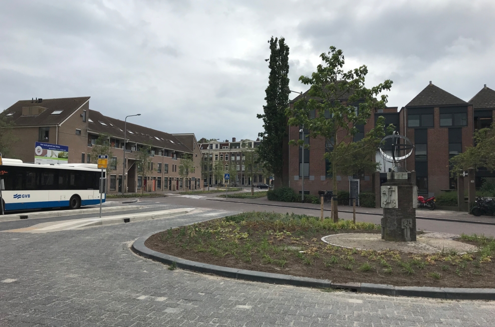 Lightronics armatuur bij een busstation