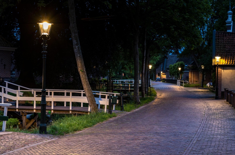Lightronics OGR armaturen in een straat aan de Dorpsweg in Twisk