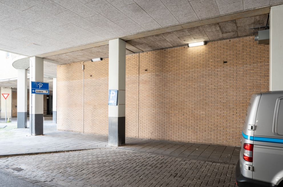 Lightronics Antego armaturen aan de zijkant van een onderdoorgang in het centrum van Zoetermeer