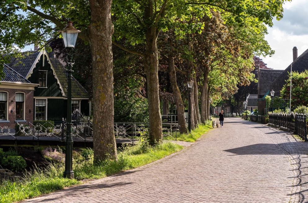 Lightronics OGR armaturen in een straat aan de Dorpsweg in Twisk