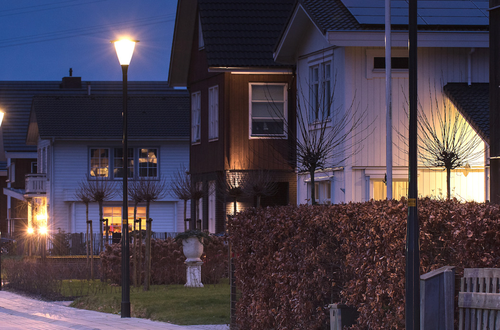 prunus-drachten.jpg Lightronics Prunus A2 straatverlichting in een woonstraat in Drachten