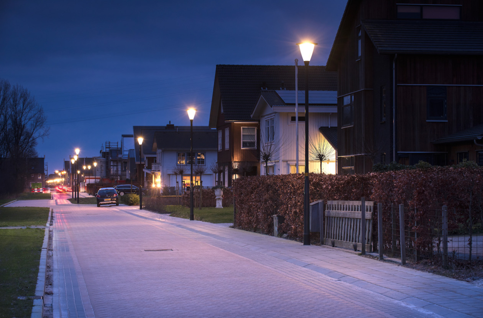 Lightronics Prunus A2 straatverlichting in een woonstraat in Drachten