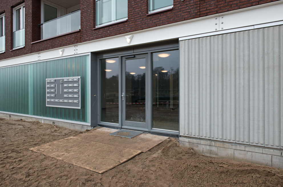 Lightronics DOTT en GEO armaturen bij de entree van een appartementencomplex in Driebergen