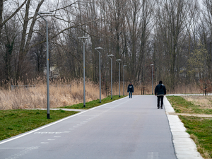 Lightronics PRUNUS F armaturen langs weg in het Lumierepark in Almere