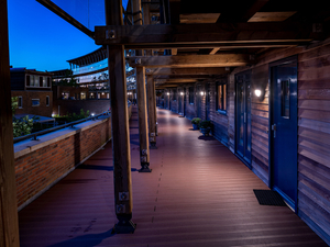 Lightronics DOTT armaturen in de galarij van appartementencomplex Hoge Rij in Deventer