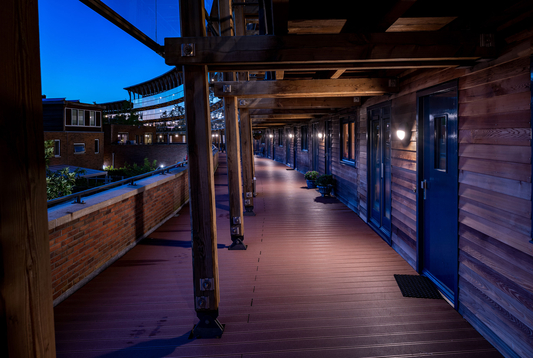 Lightronics DOTT armaturen in de galarij van appartementencomplex Hoge Rij in Deventer