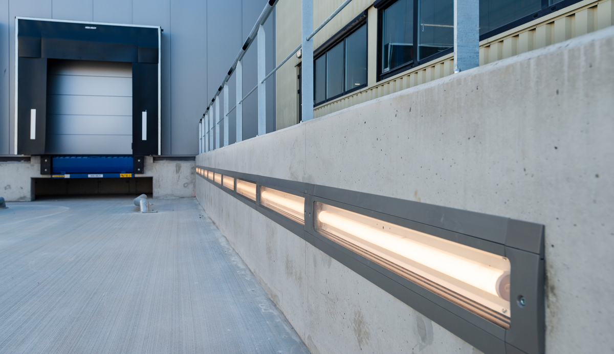 Lightronics armatuur op een industrieterrein