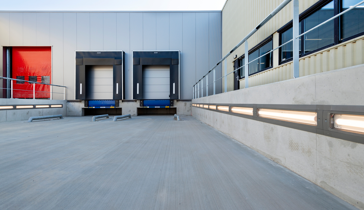 Lightronics armatuur op een industrieterrein