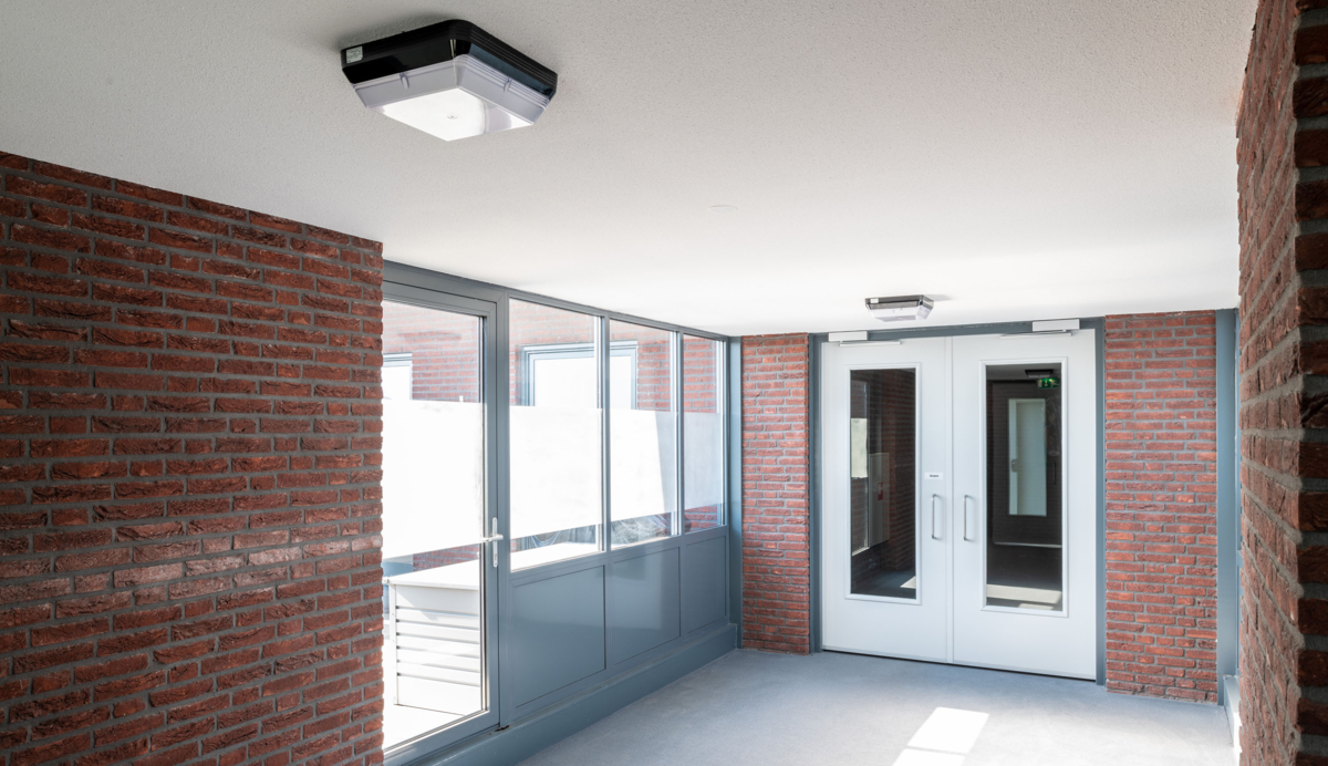 Lightronics TPB armaturen in de hal van een appartementencomplex in Bergambacht