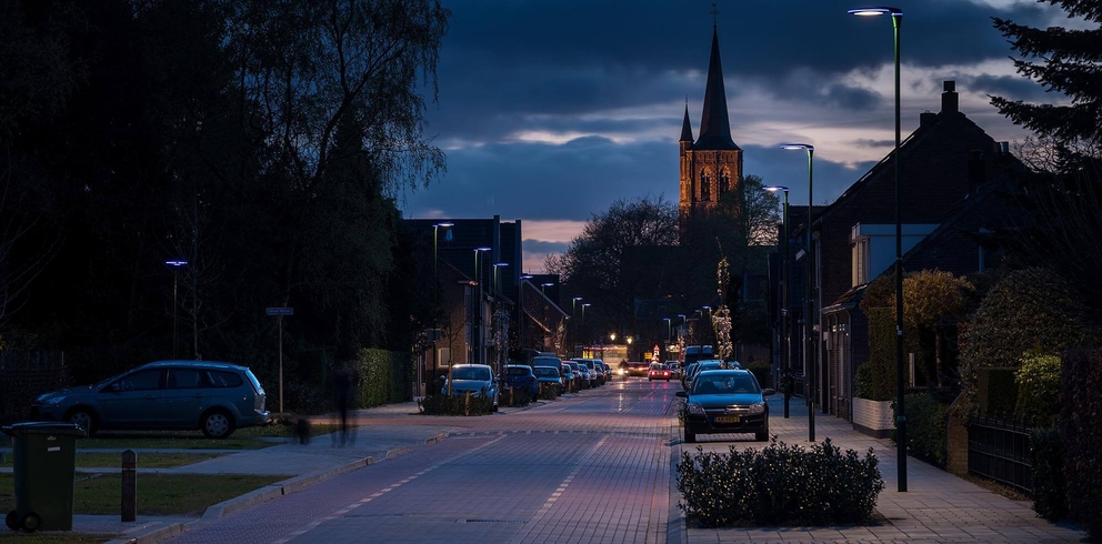 Lightronics PRUNUS C armatuur in een woonwijk Lightronics PRUNUS C armatuur in een woonwijk
