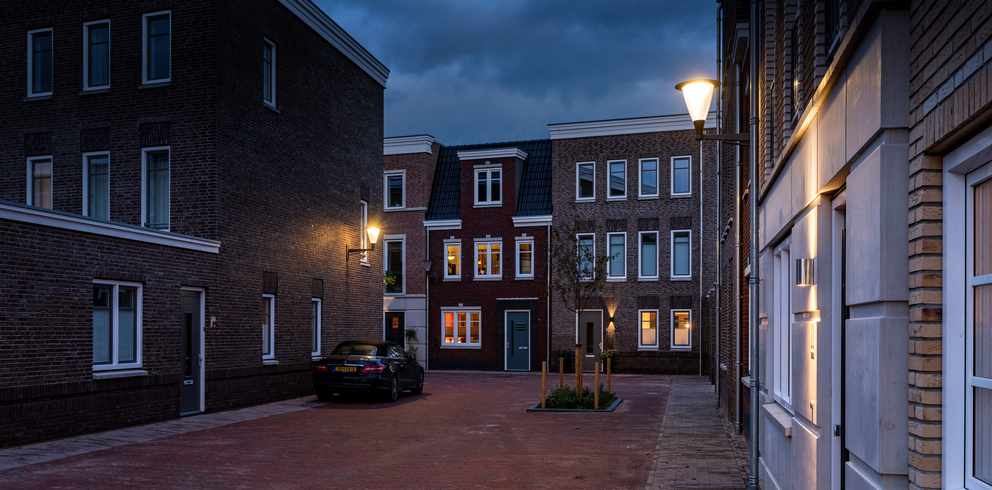Lightronics PRUNUS A2 armaturen in een woonstraat in Alphen aan den Rijn