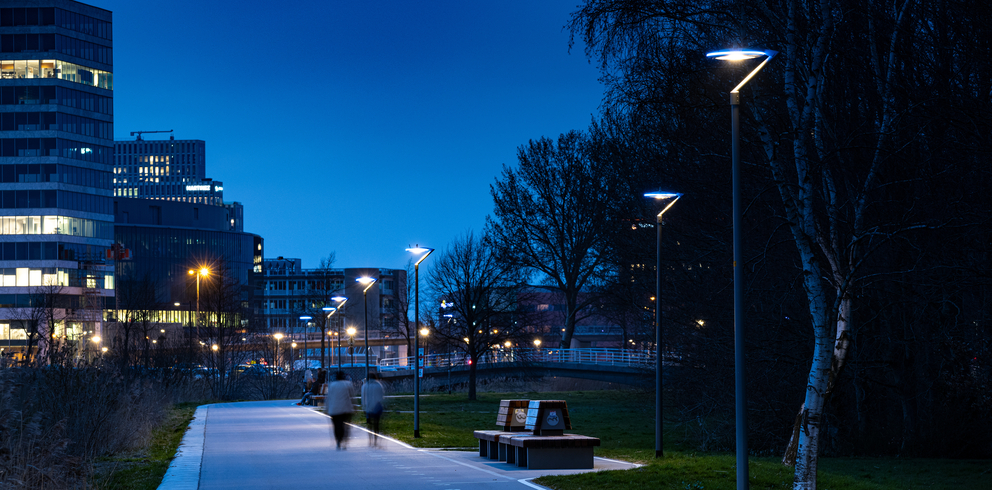 Lightronics PRUNUS F armaturen langs weg in het Lumierepark in Almere