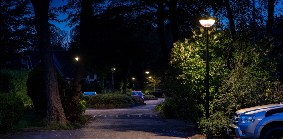 Lightronics CEDER A2 armaturen langs een looppad in het Fabritiuspark in Heerhugowaard