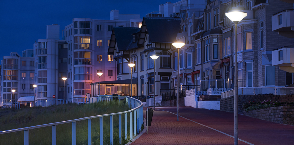 Lightronics GFK armaturen in een woonwijk in Scheveningen Lightronics GFK armaturen in een woonwijk in Scheveningen