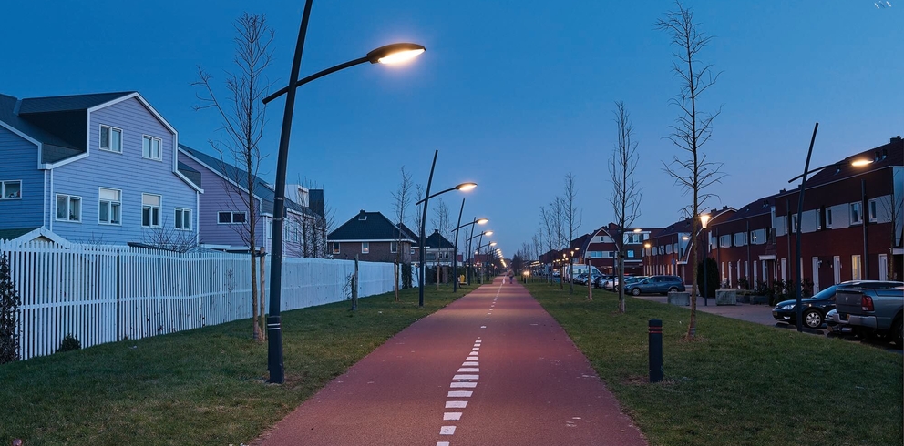 Lightronics armatuur mistral langs een fietspad Lightronics armatuur mistral langs een fietspad