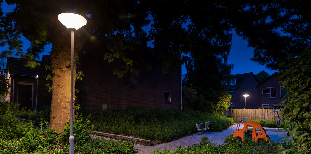 Lightronics Bart armaturen langs een fietspad Lightronics Bart armaturen langs een fietspad