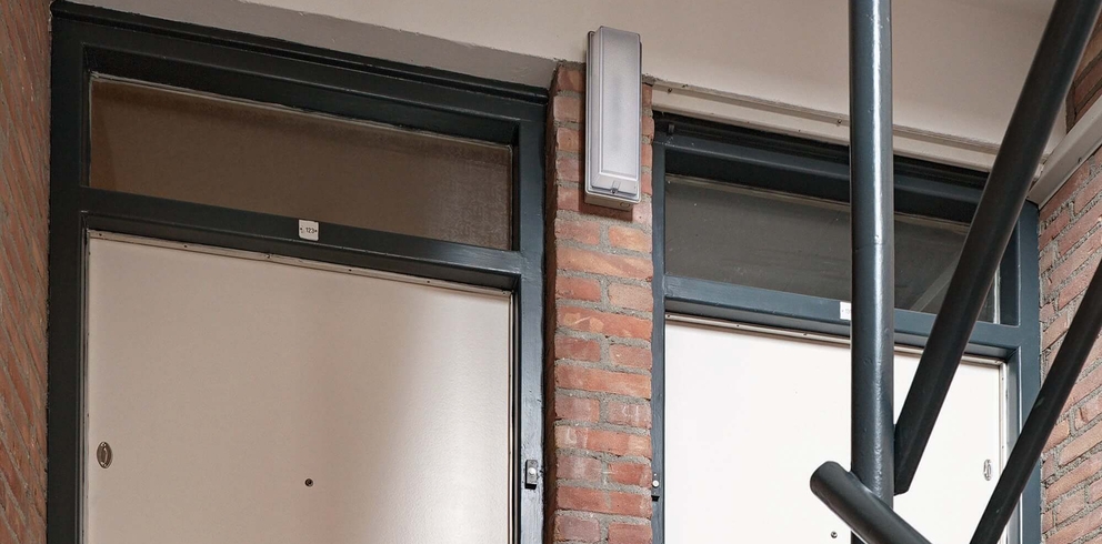 Lightronics PVX armatuur in het trappenhuis van een portiekflat