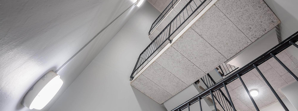 Lightronics GPA armatuur in het trappenhuis van een appartementencomplex