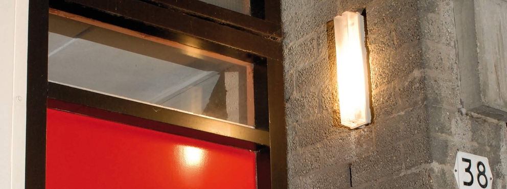 Lightronics PVP armatuur bij een voordeur Lightronics PVP armatuur bij een voordeur