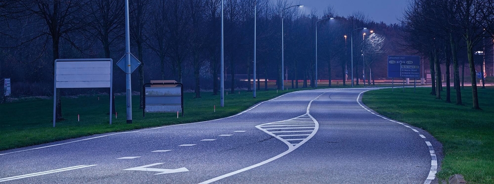 Lightronics SIROC armatuur langs een weg