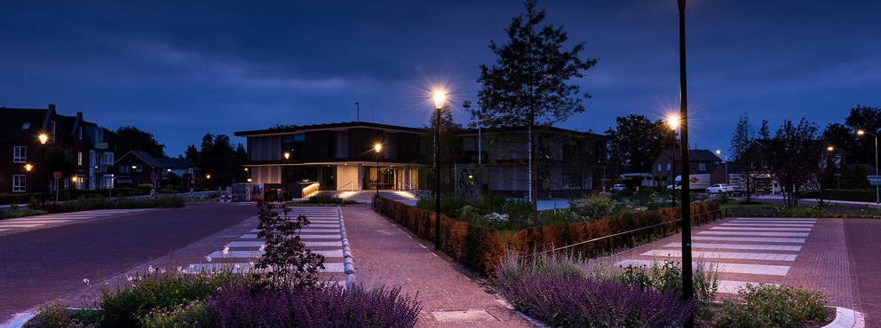 Lightronics PRUNUR A1 armatuur op een parkeerterrein