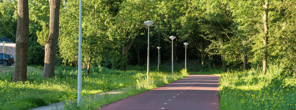 Lightronics Bart armaturen langs een fietspad in Amsterdam