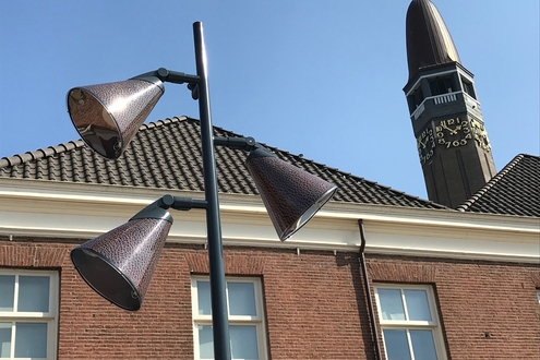 Lightronics Royal Leather armatuur op stadsplein in Waalwijk