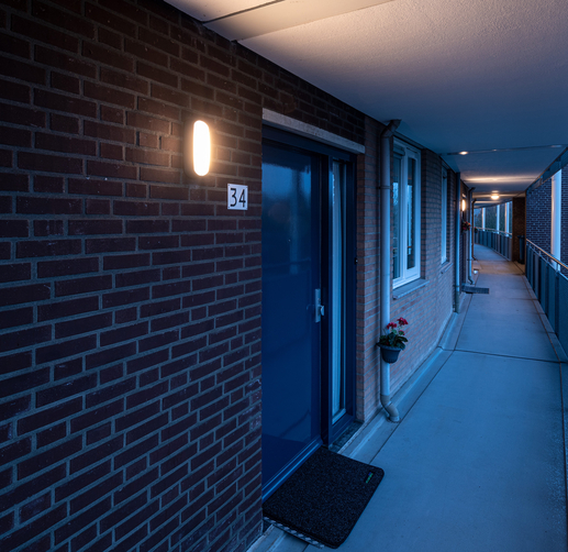 Lightronics RINK armaturen op een galerij van een appartementencomplex van Veluwonen in Eerbeek
