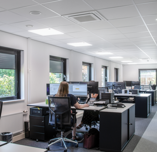 werken bij Lightronics - finance