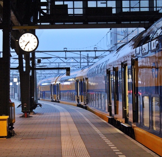 Lightronics armaturen voor treinstations