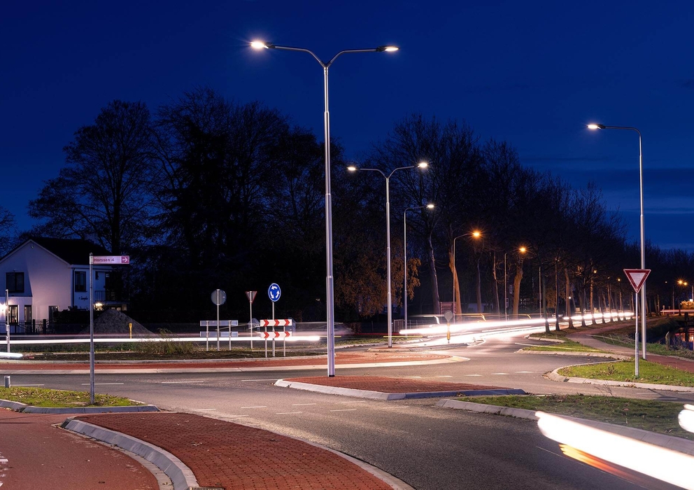 Lightronics armatuur BURAN langs een weg